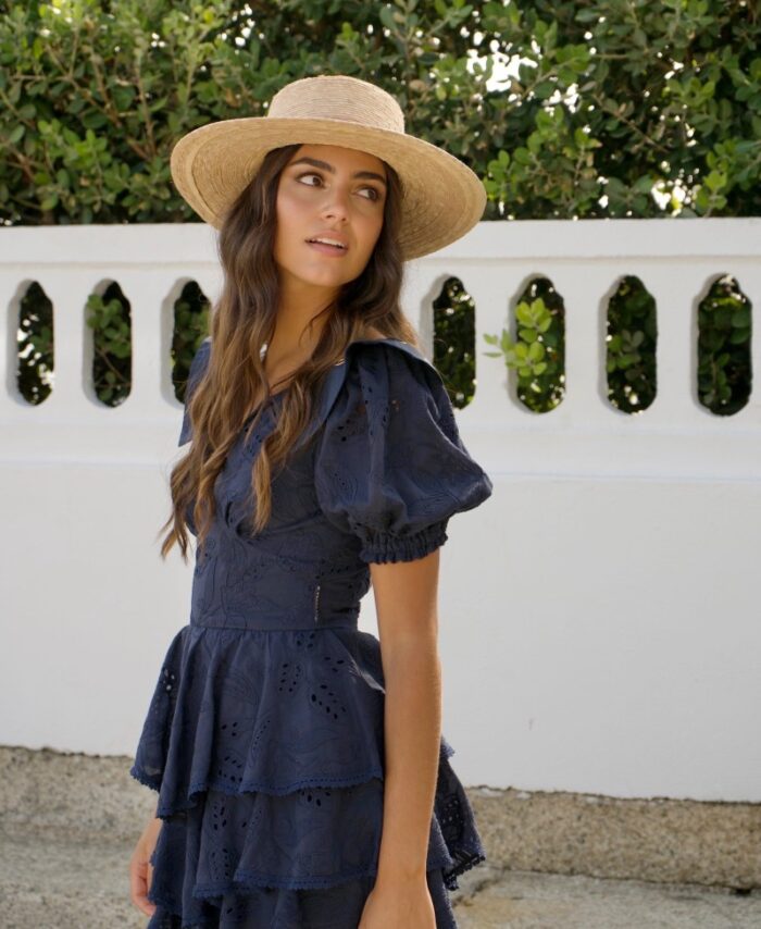 Vestido com folhos e ilhós HIGHLY PREPPY