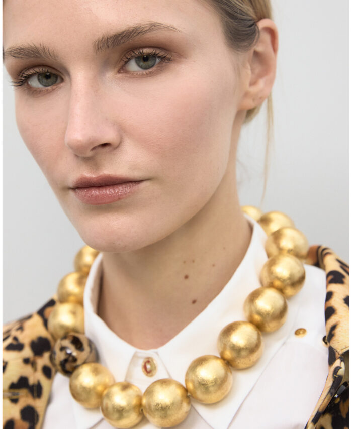 COLAR MAXI DE CONTAS COM DETALHE ANIMAL PRINT LOLA CASADEMUNT