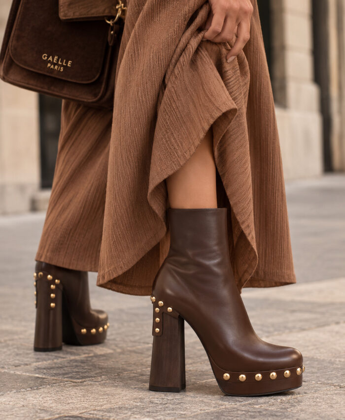 Botas com salto alto médio