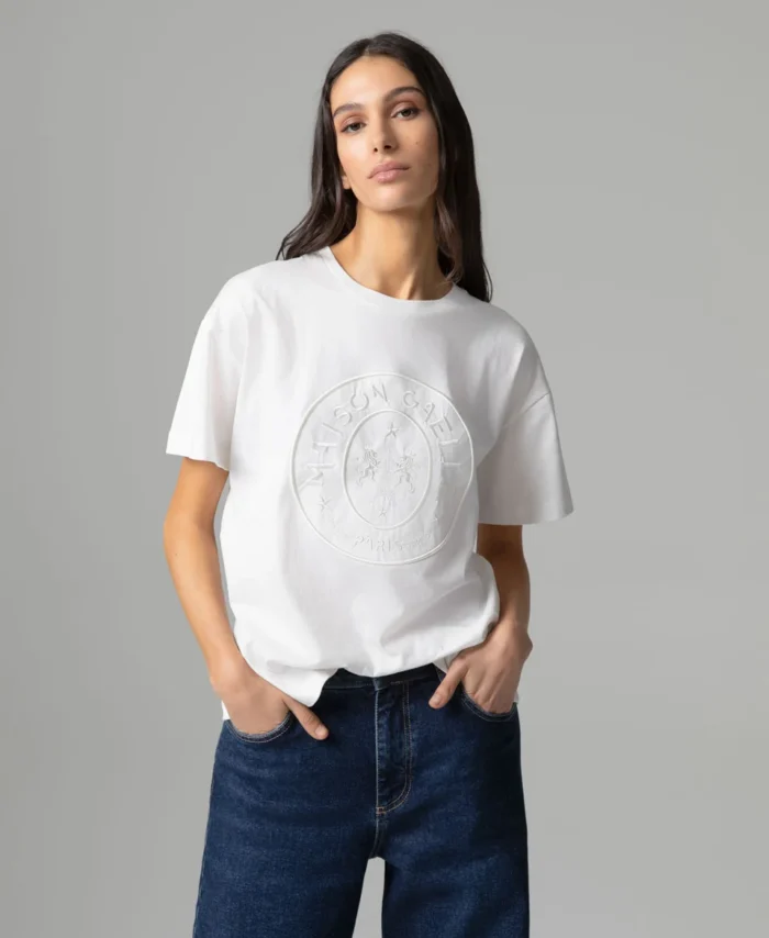 T-shirt manga curta com aplicação de logotipo na frente GAELLE
