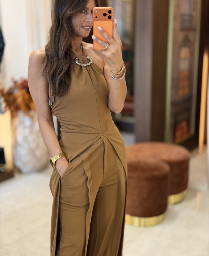 Túnica com design sofisticado e corte fluido